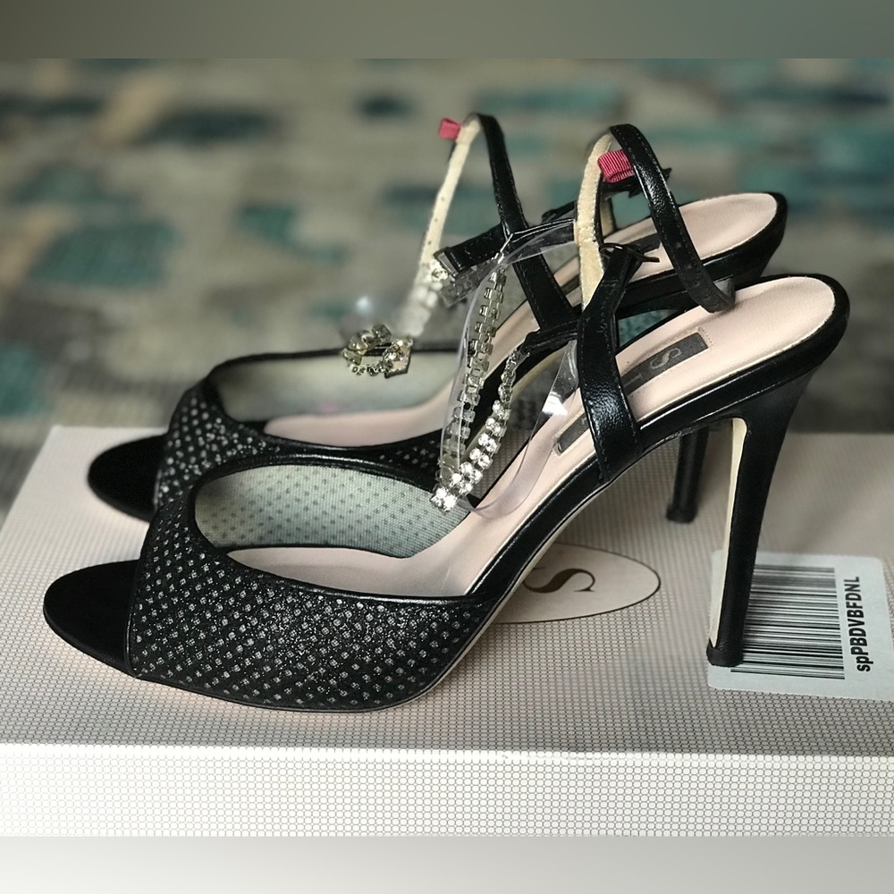 SJP by Sarah Jessica Parker Pivot Sandal 38.5